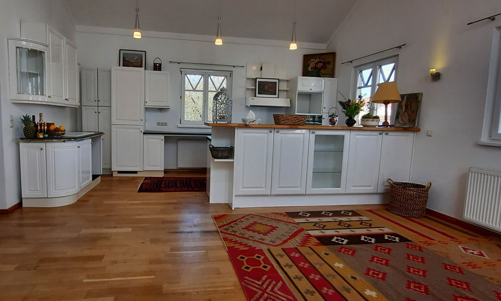 V E R K A U F T  Teilsaniertes 2 Familienhaus in schöner Siedlungslage Objekt_194